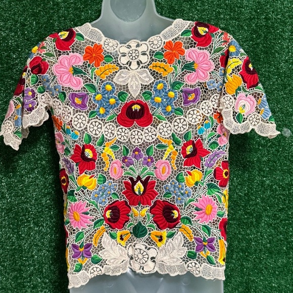Floral Embroidered Lace Top - Picture 3 of 7